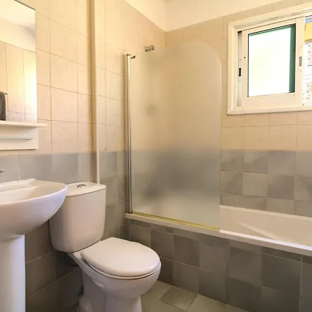 Apartment Helios Mackenzie One Bedroom Flat Larnaca