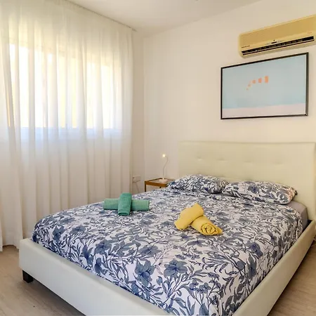 Helios Mackenzie 1 Bdr, 3 Min Walk To The Sea Larnaca
